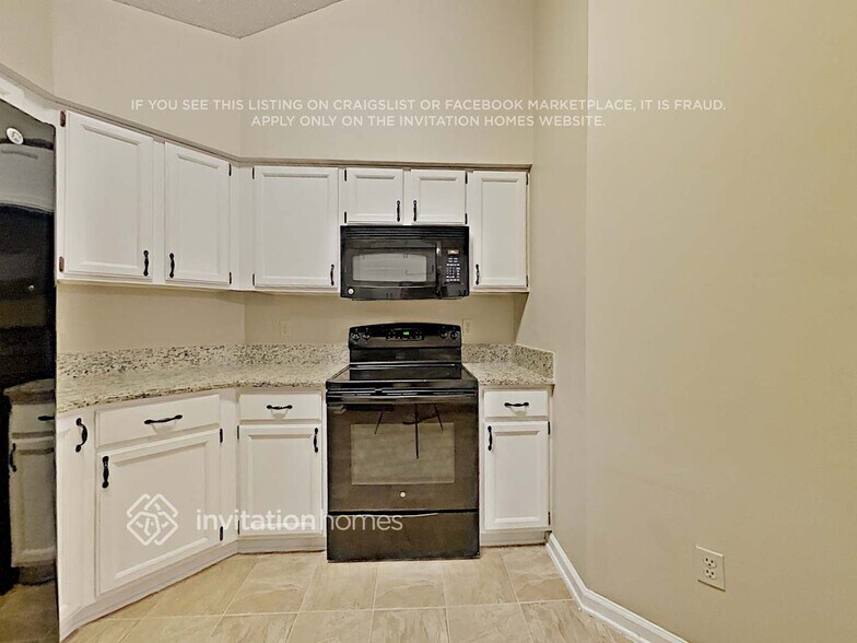 Building Photo - 11826 Clearwater Oaks Dr W