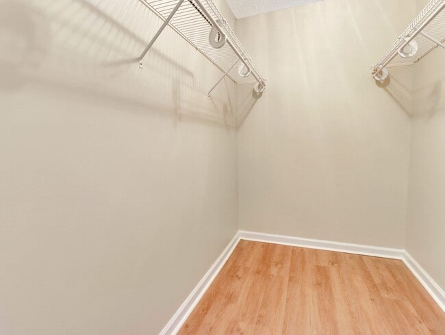 Building Photo - 3 Bed/2 Bath Home in Main Street!