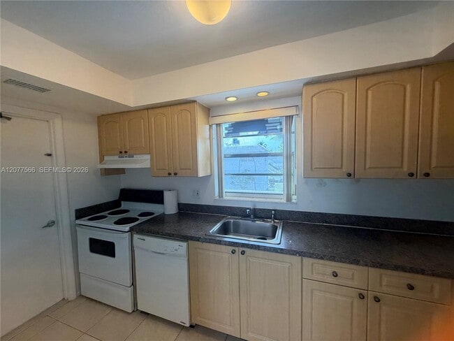 Building Photo - 7590 SW 82nd St