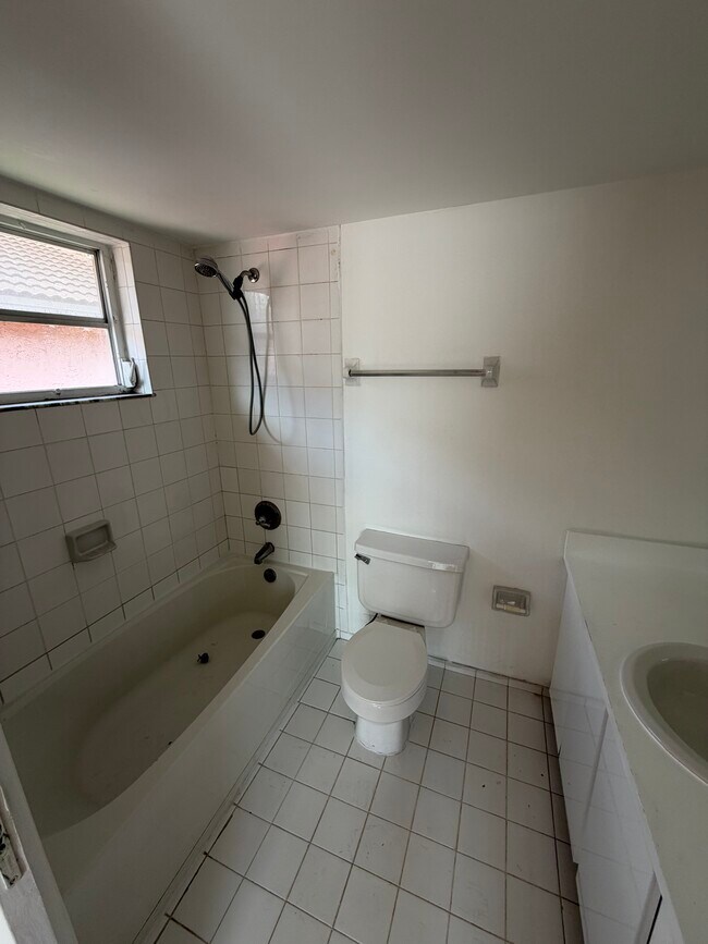 Master Bathroom - 8023 Lake Dr