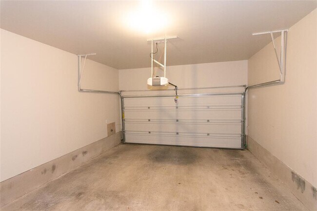 Building Photo - 12205 Terraza Cir