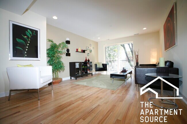 Building Photo - 6954 N Greenview Ave