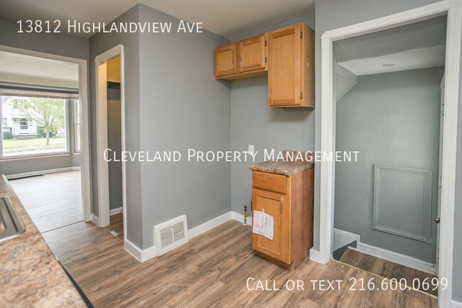 Building Photo - 13812 Highlandview Ave
