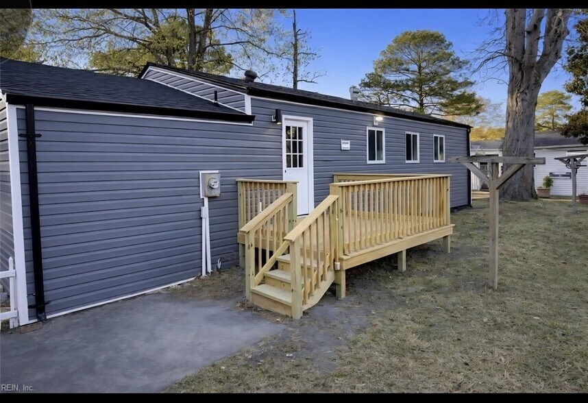 Building Photo - 1203 Baskerville Ln