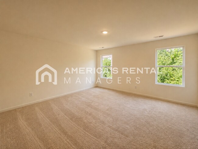 Building Photo - 309 Oakmont Cir