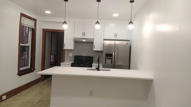 Building Photo - 4036 Baring St
