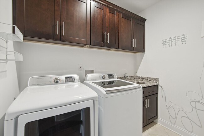 Building Photo - 286 Whiton St
