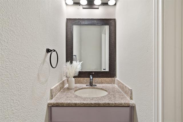 Building Photo - 5300 La Viva Ln