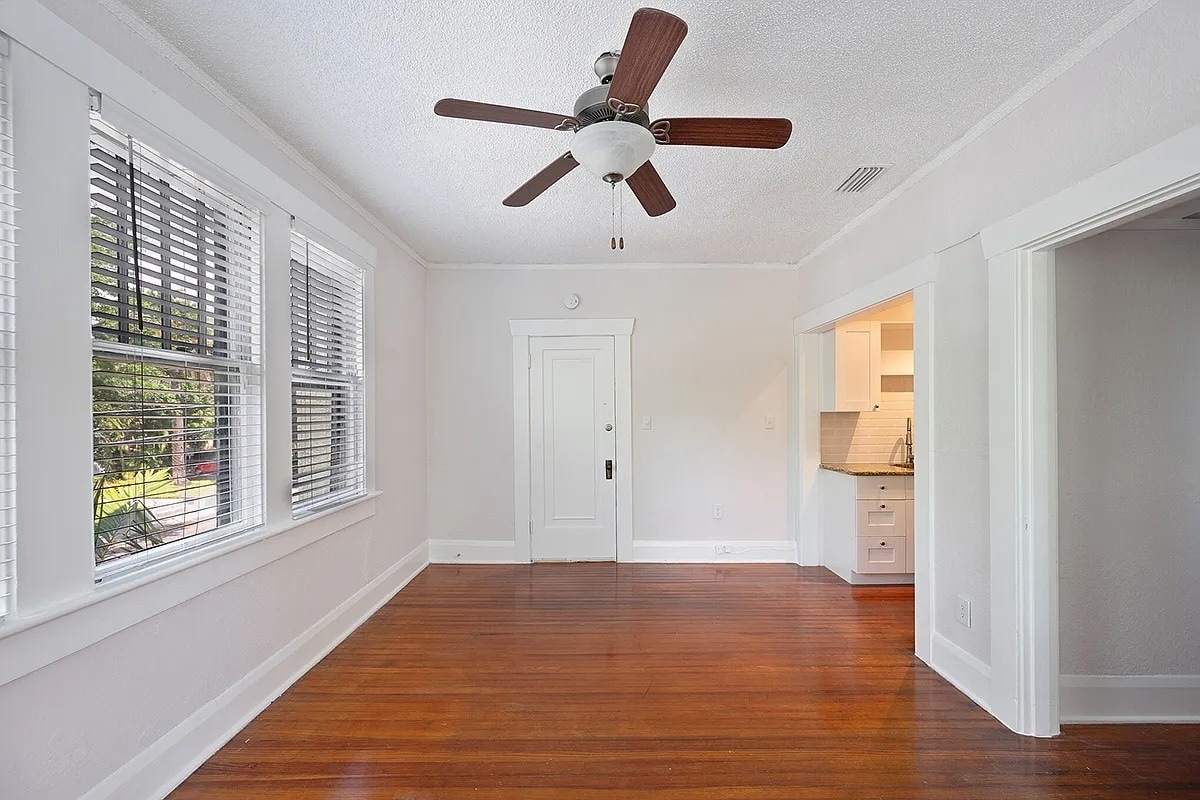 Building Photo - 916 S Rome