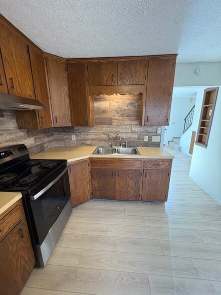 Building Photo - 232 Lindale Ave