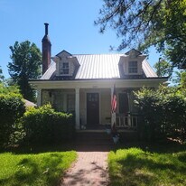 Building Photo - 209 S Library St