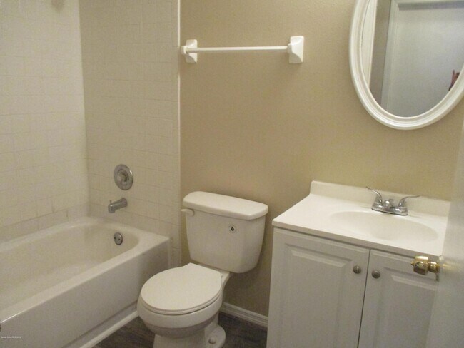 Building Photo - 213 Abello Rd SE