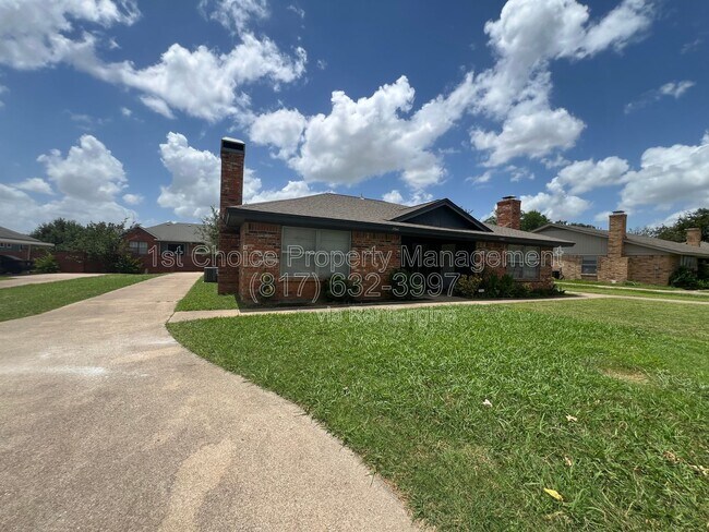 Building Photo - 7041 Crosstimbers Ln