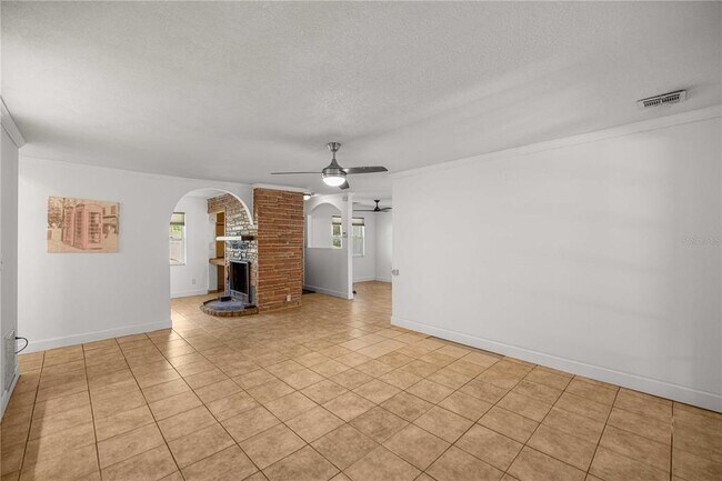 Building Photo - 3821 SW 7th Avenue Rd