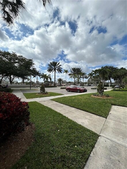 Building Photo - 8821 Wiles Rd
