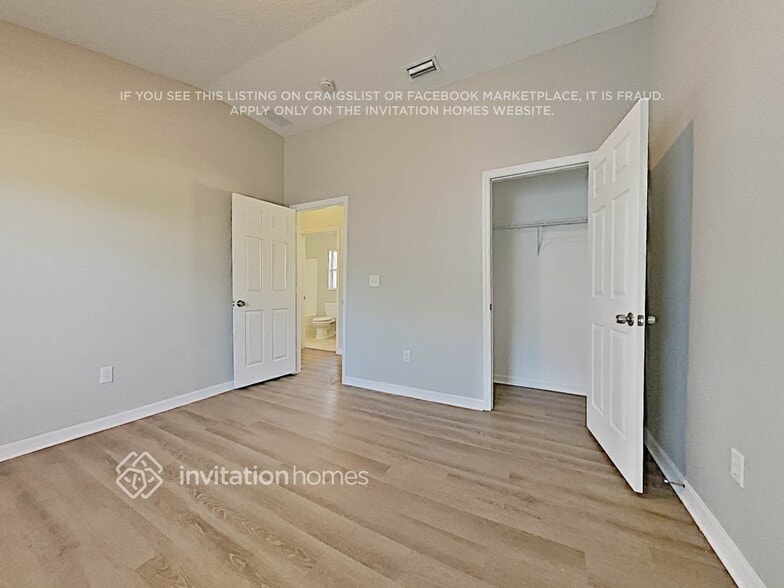 Building Photo - 3282 Merrick Ave