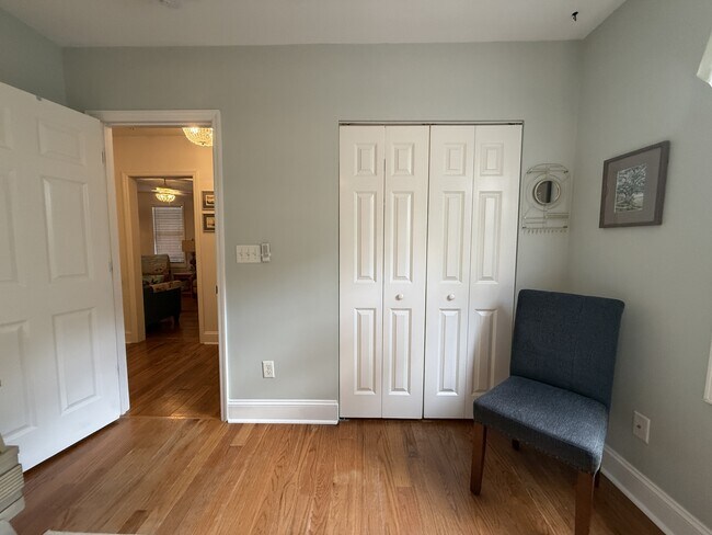 Building Photo - 2717 Oaklawn St