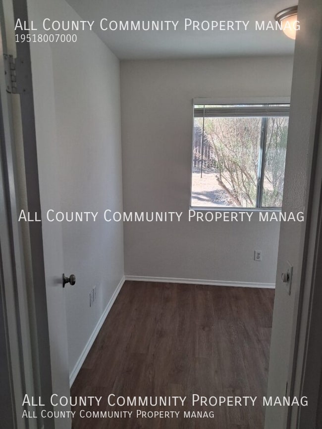 Building Photo - 58439 Palisade Dr