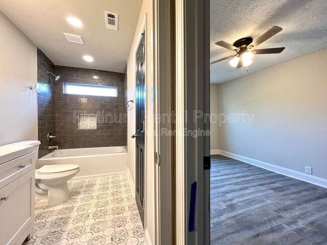 Building Photo - 189 W Jefferson St