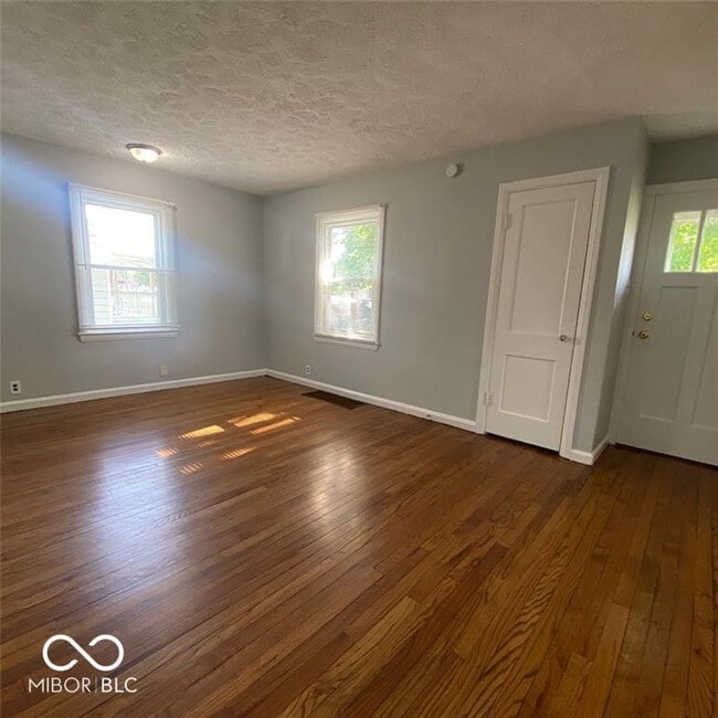 Building Photo - 1039 N Lynhurst Dr
