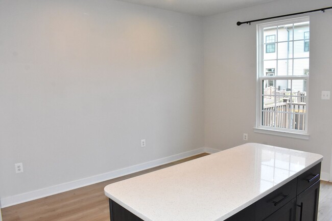 Building Photo - Fantastic Fredericksburg Townhome!