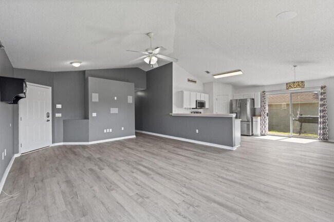 Building Photo - 127 Nivana Dr
