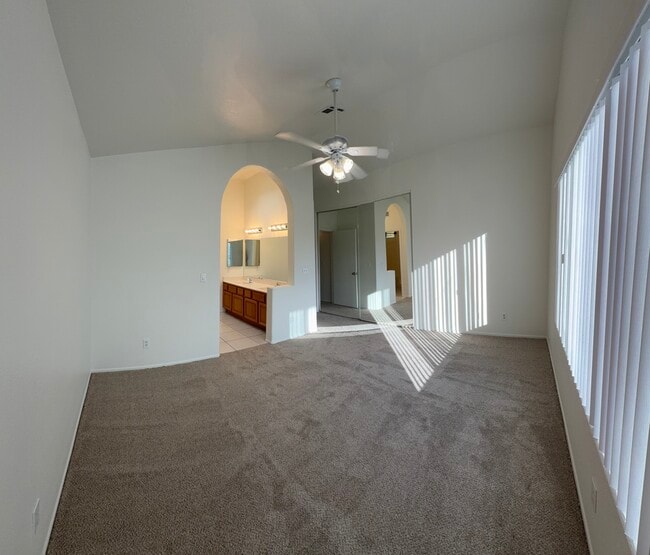 Building Photo - 949 E Gila Ln