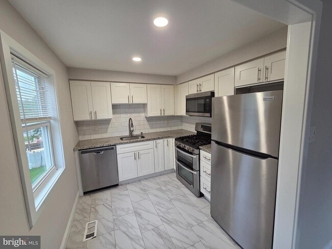 Building Photo - 13071 Cardella Pl
