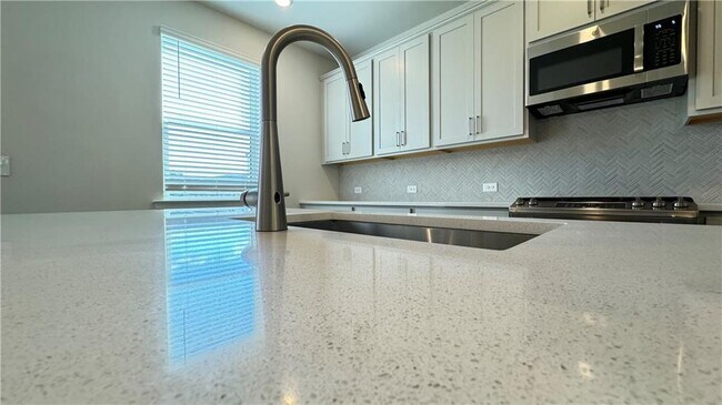 Building Photo - 53 Peeples Dr