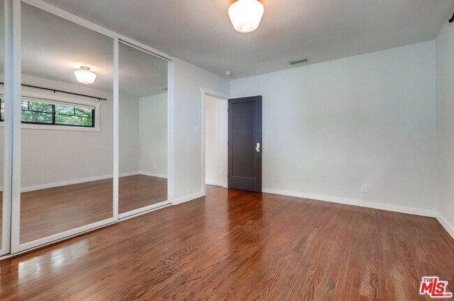 Building Photo - 3725 Edenhurst Ave