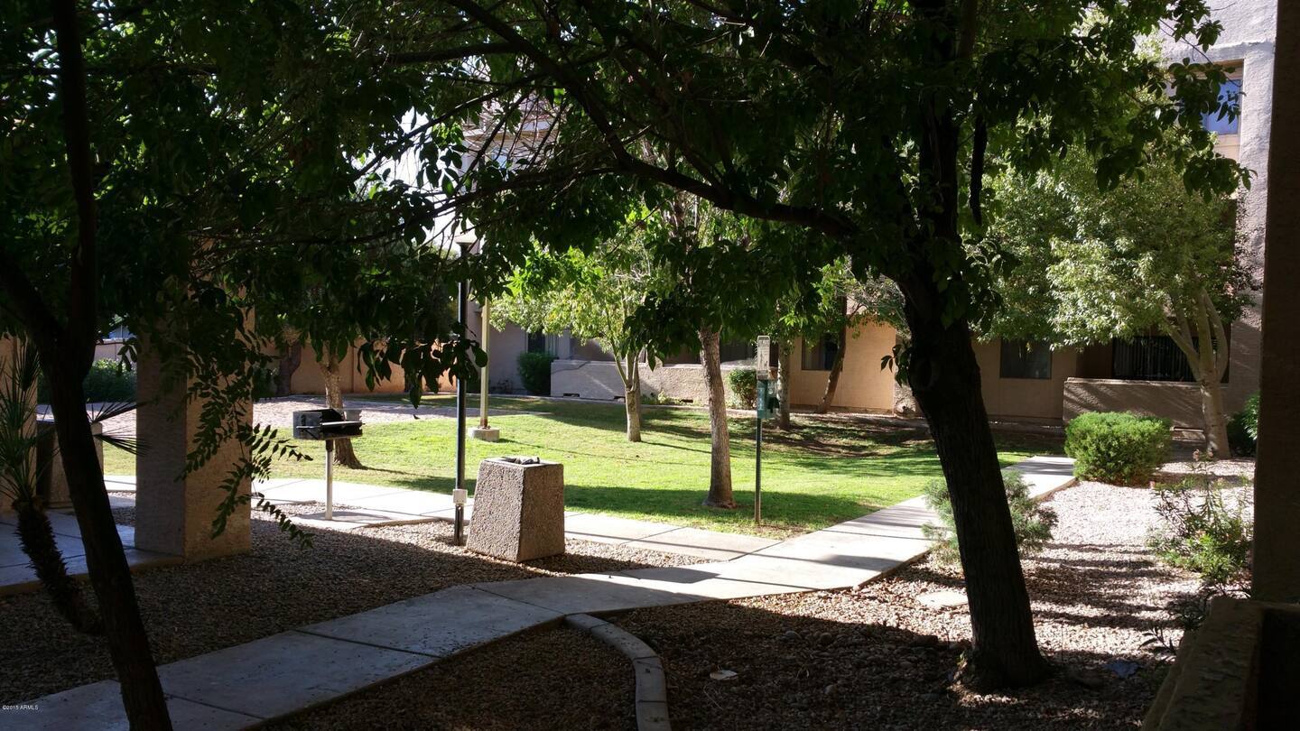 Building Photo - 1215 E Lemon St