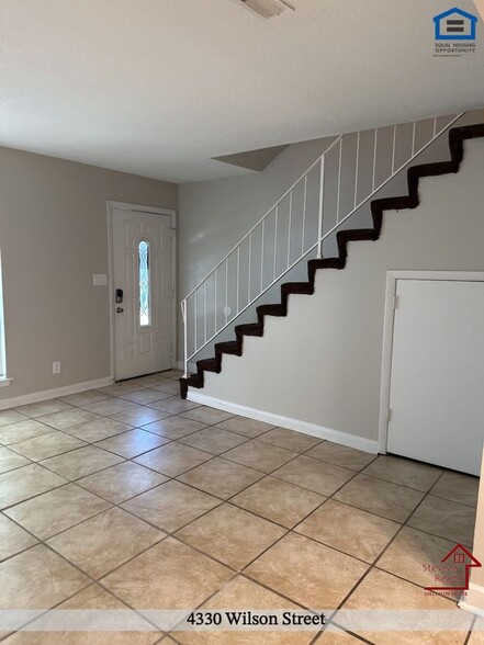 Building Photo - 4330 Wilson St