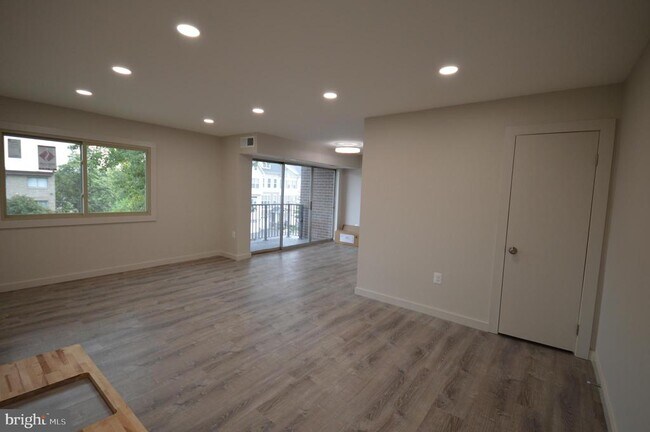 Building Photo - 12705 Dara Dr