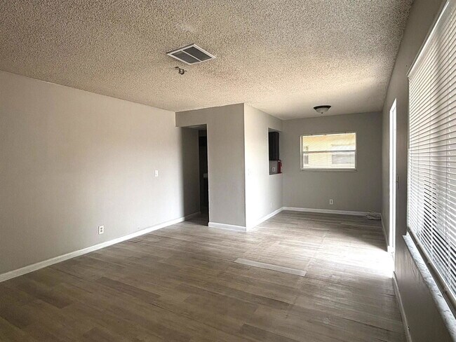 Building Photo - 7635 SW 10th St