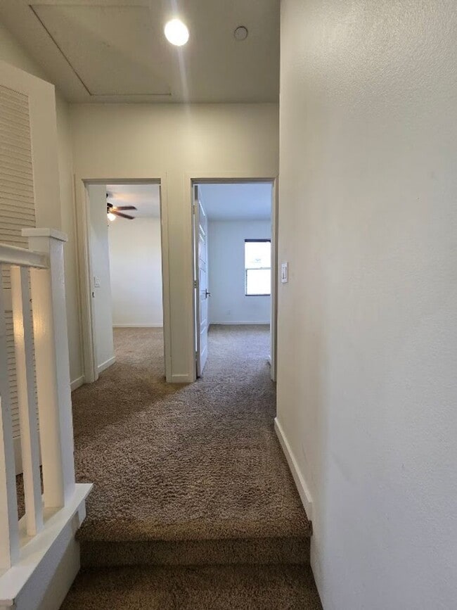 Building Photo - Bright Corner Unit Near Trails with Pool & 2-Car Garage