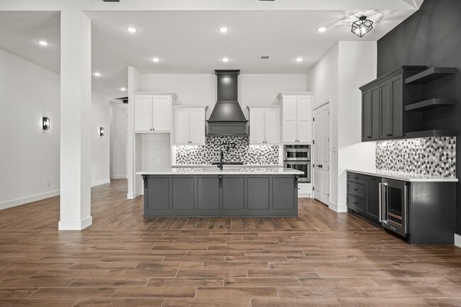 Building Photo - 3607 Wellborn Dr