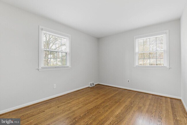 Building Photo - 235 Prospect Dr