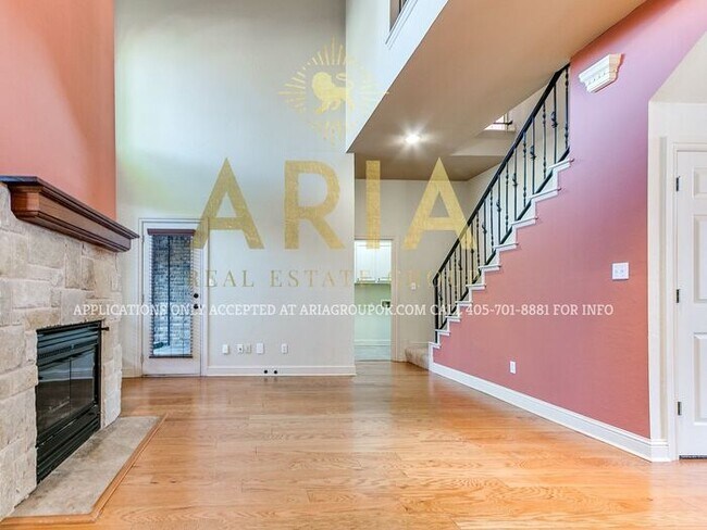 Building Photo - STUNNING 3 BED/2.5 BATH BROOKHAVEN DUPLEX!...