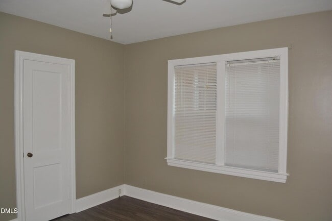 Building Photo - 527 S 3rd St