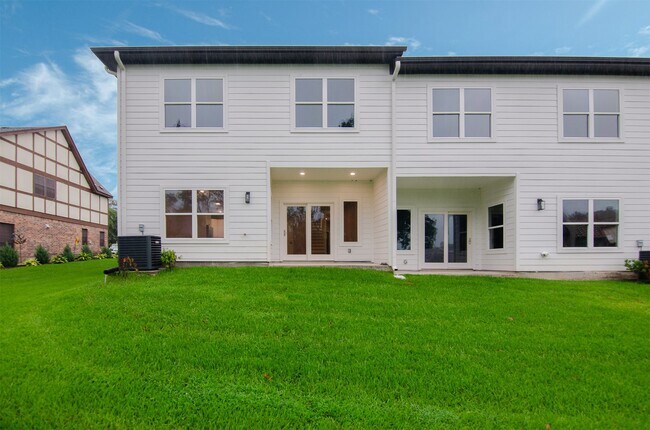 Building Photo - 12310 Glenview Dr