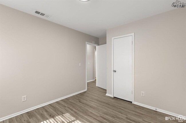 Building Photo - 4728 Eden Ln