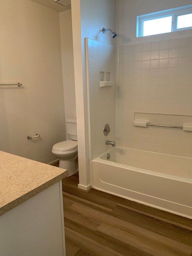 Building Photo - 336 E Limberlost Dr