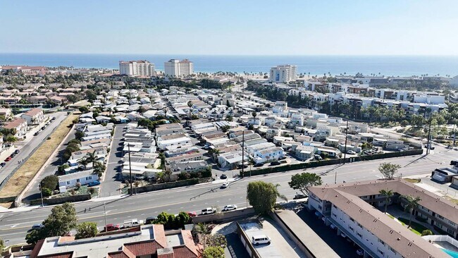 Building Photo - 80 Huntington St