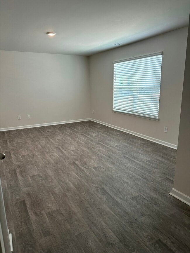 Building Photo - 4101 Laurel Rdg Dr
