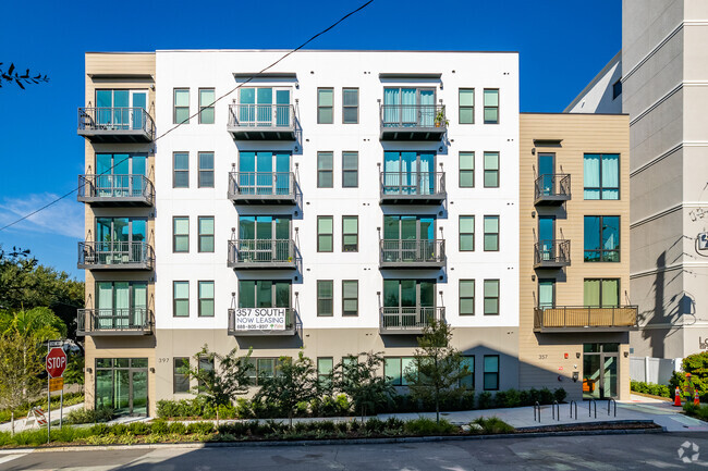 357 5th St S Saint Petersburg, FL - 357 South