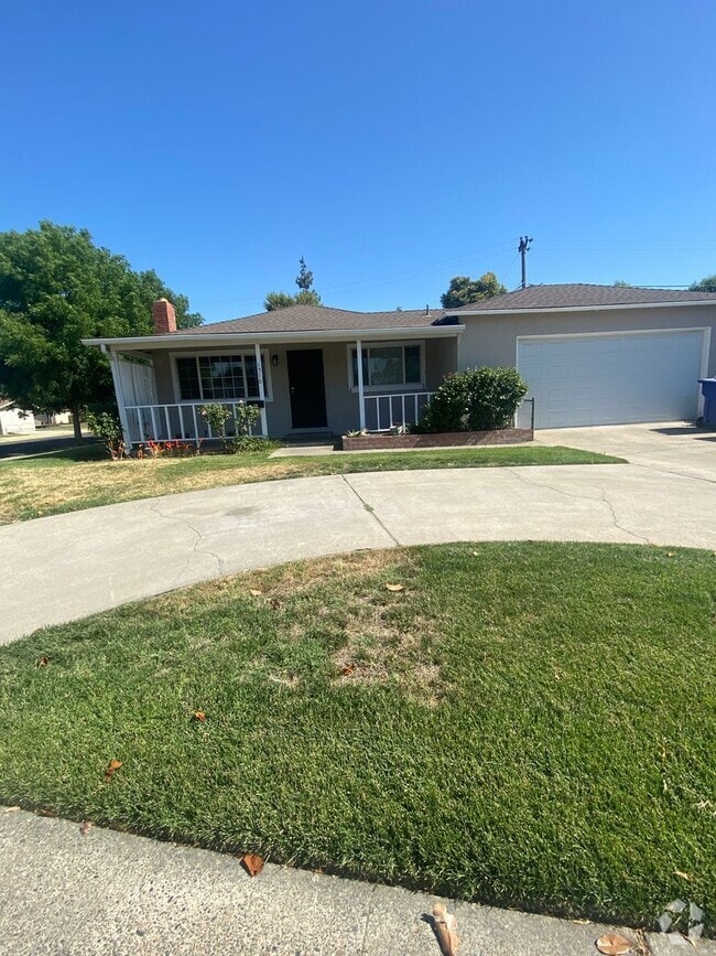 Building Photo - Atwater Central location near Shopping and...