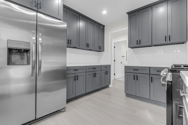 Building Photo - 4059 Denker Ave