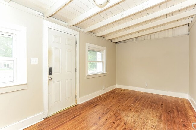 Building Photo - 404 N 15th St