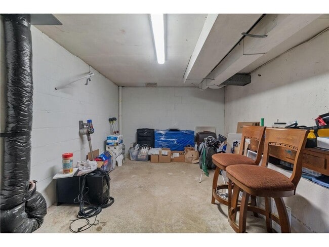 Building Photo - 5036 Richmond Dr