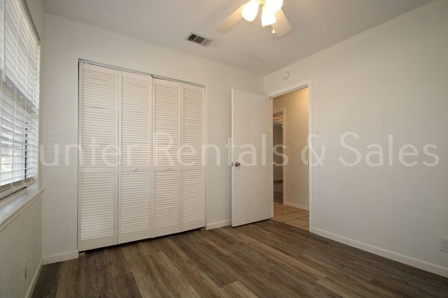 Building Photo - Morgan's Point Resort!